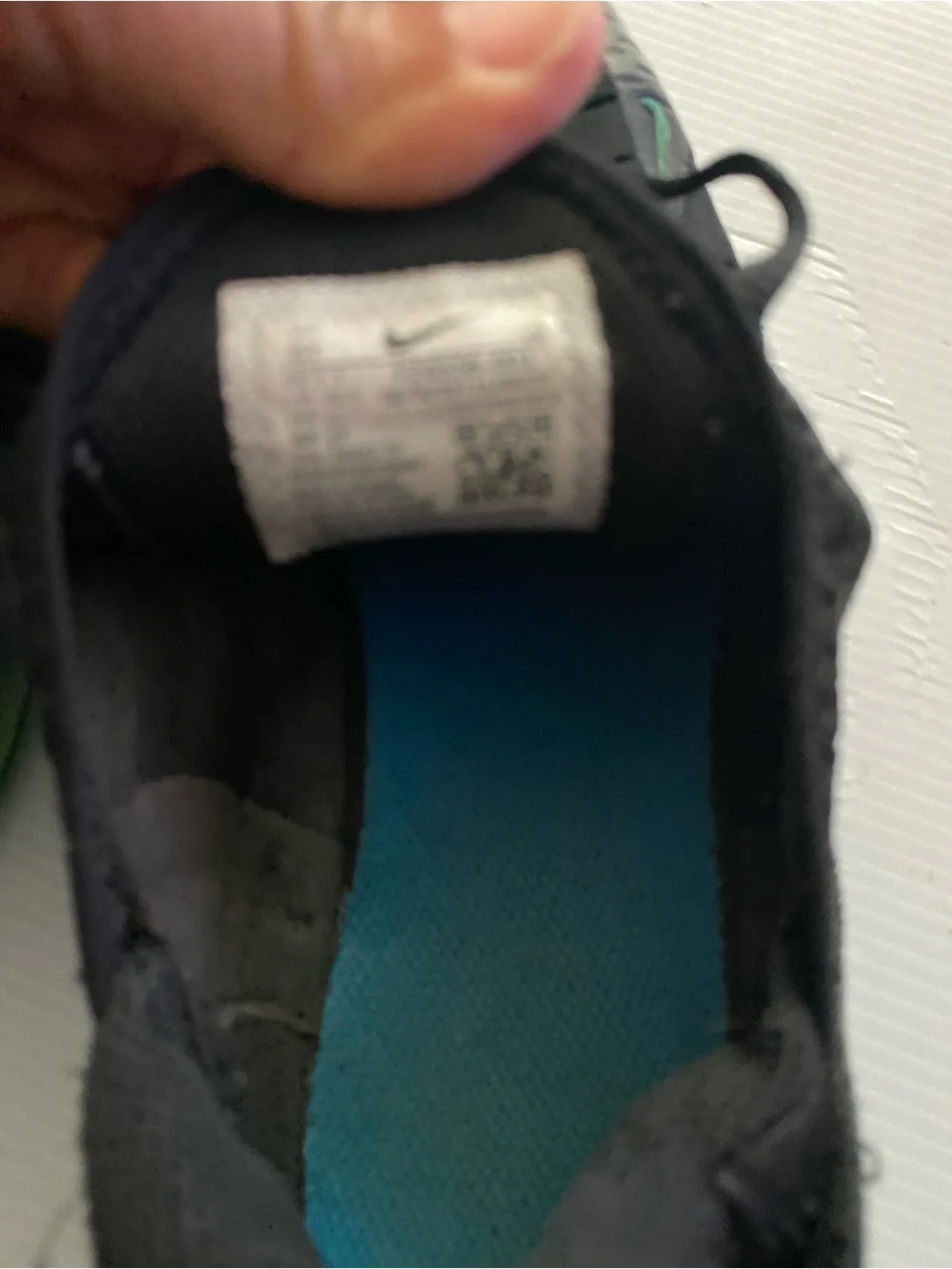 Nike Kids' Air Max 270 Black with Green and Blue Gradient Heel Size 6Y